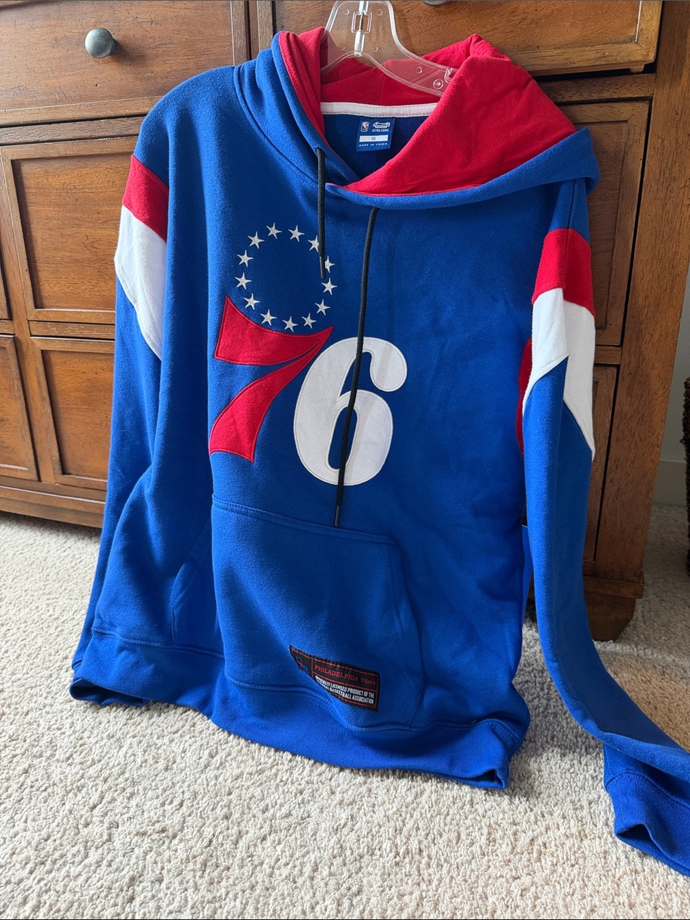 BNWT Men's Blue Red White 76 Pullover Hoodie